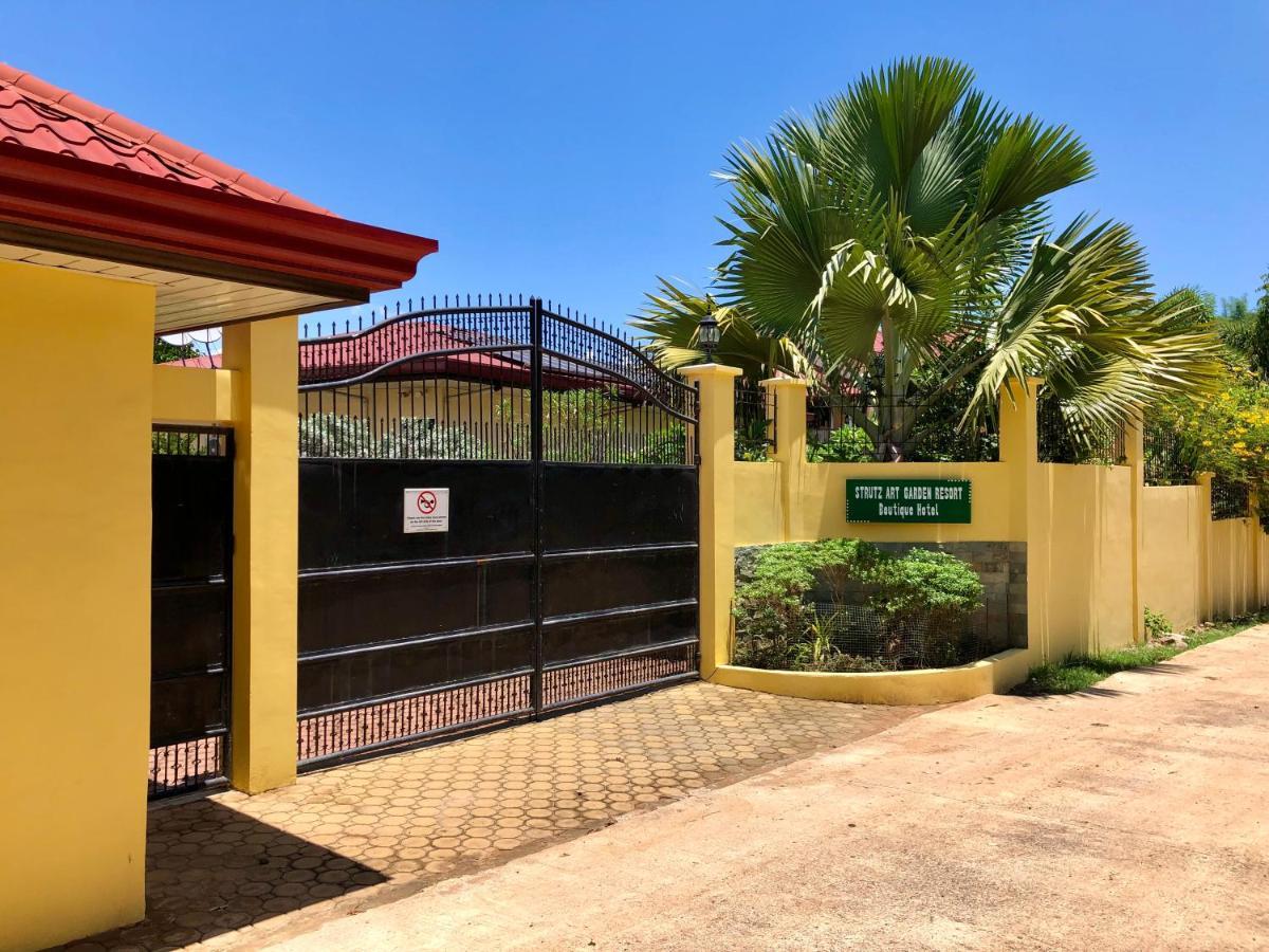 Strutz Art Garden Resort Bangued Екстер'єр фото