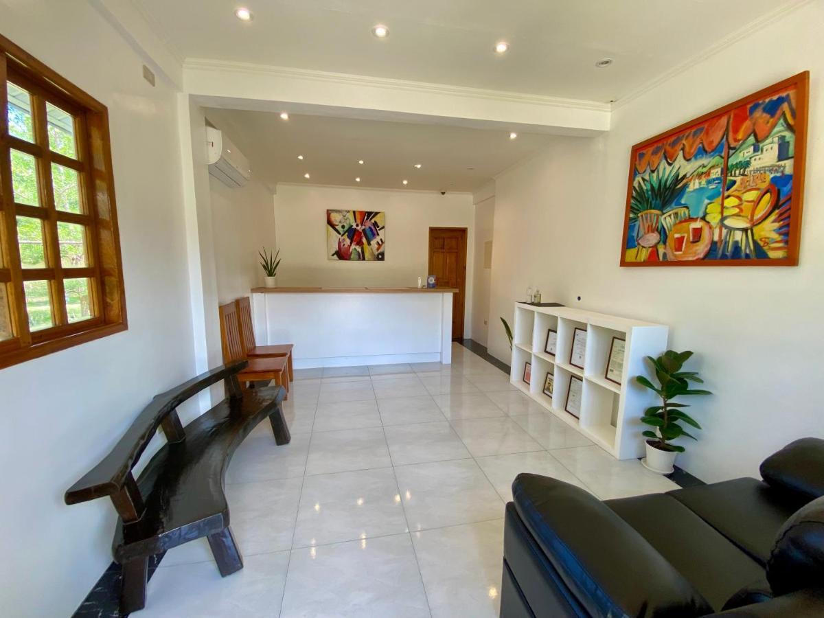 Strutz Art Garden Resort Bangued Екстер'єр фото