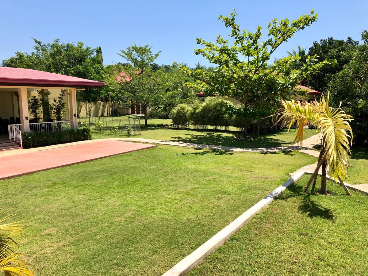 Strutz Art Garden Resort Bangued Екстер'єр фото