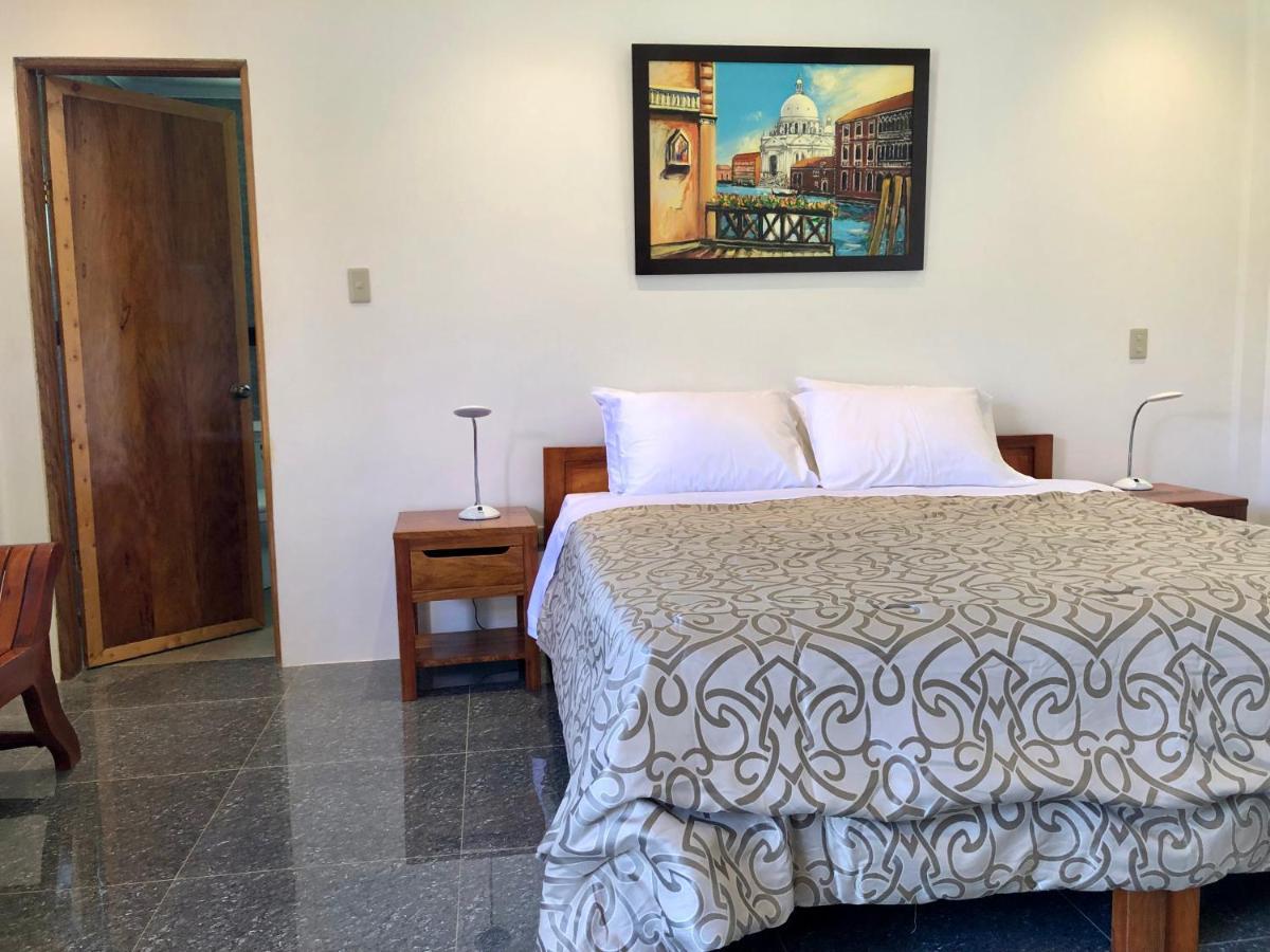 Strutz Art Garden Resort Bangued Екстер'єр фото