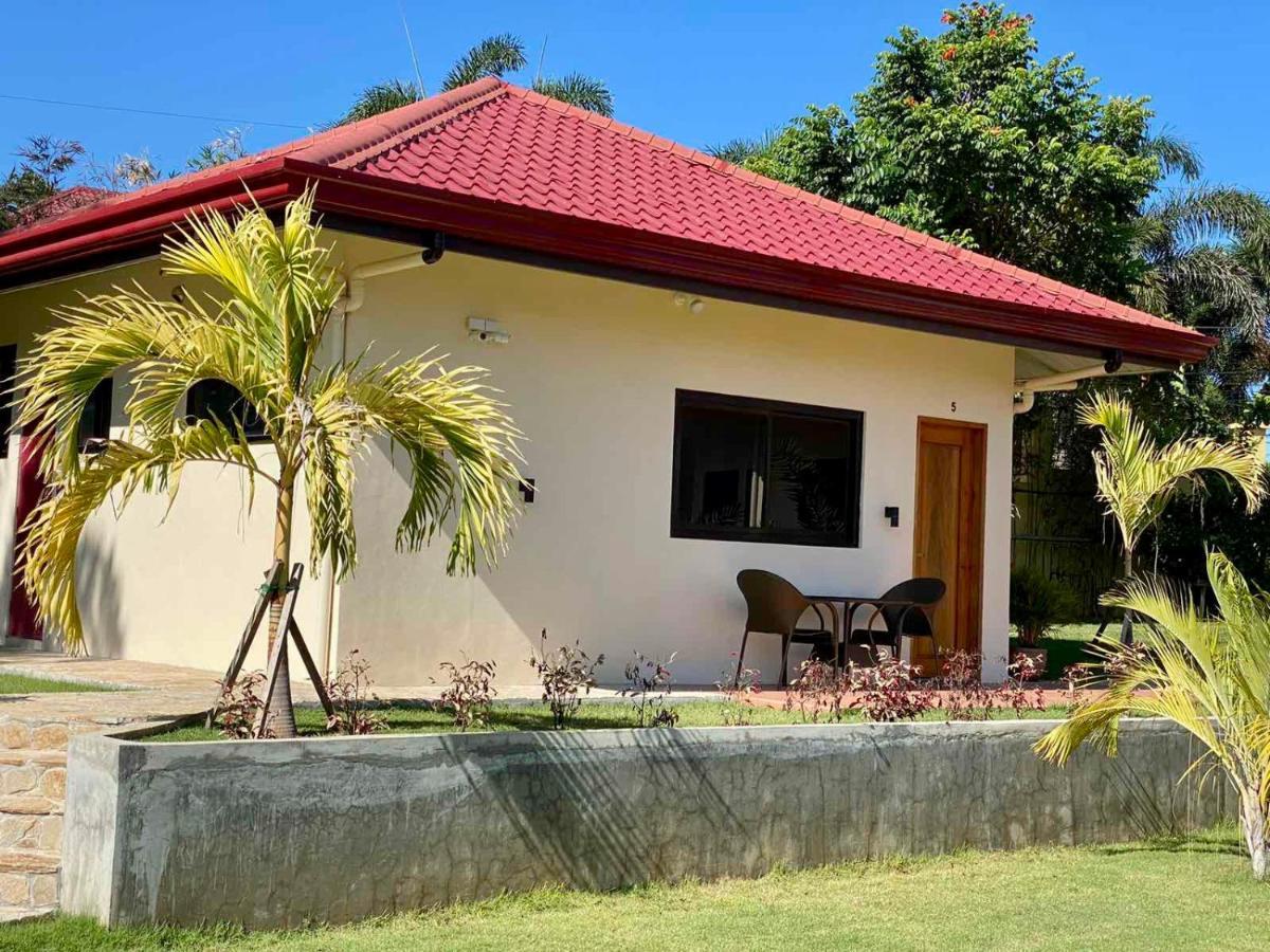 Strutz Art Garden Resort Bangued Екстер'єр фото