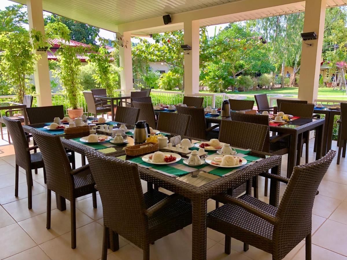 Strutz Art Garden Resort Bangued Екстер'єр фото