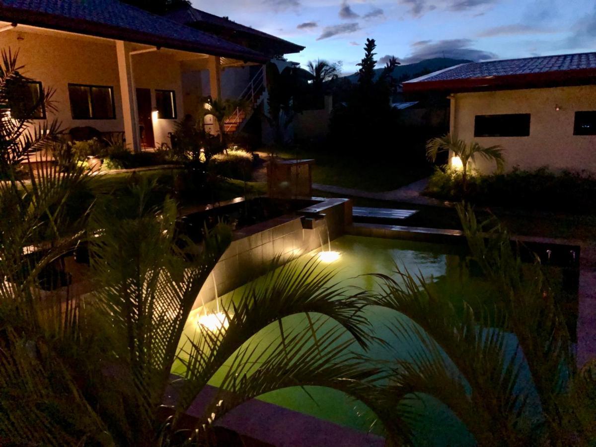 Strutz Art Garden Resort Bangued Екстер'єр фото