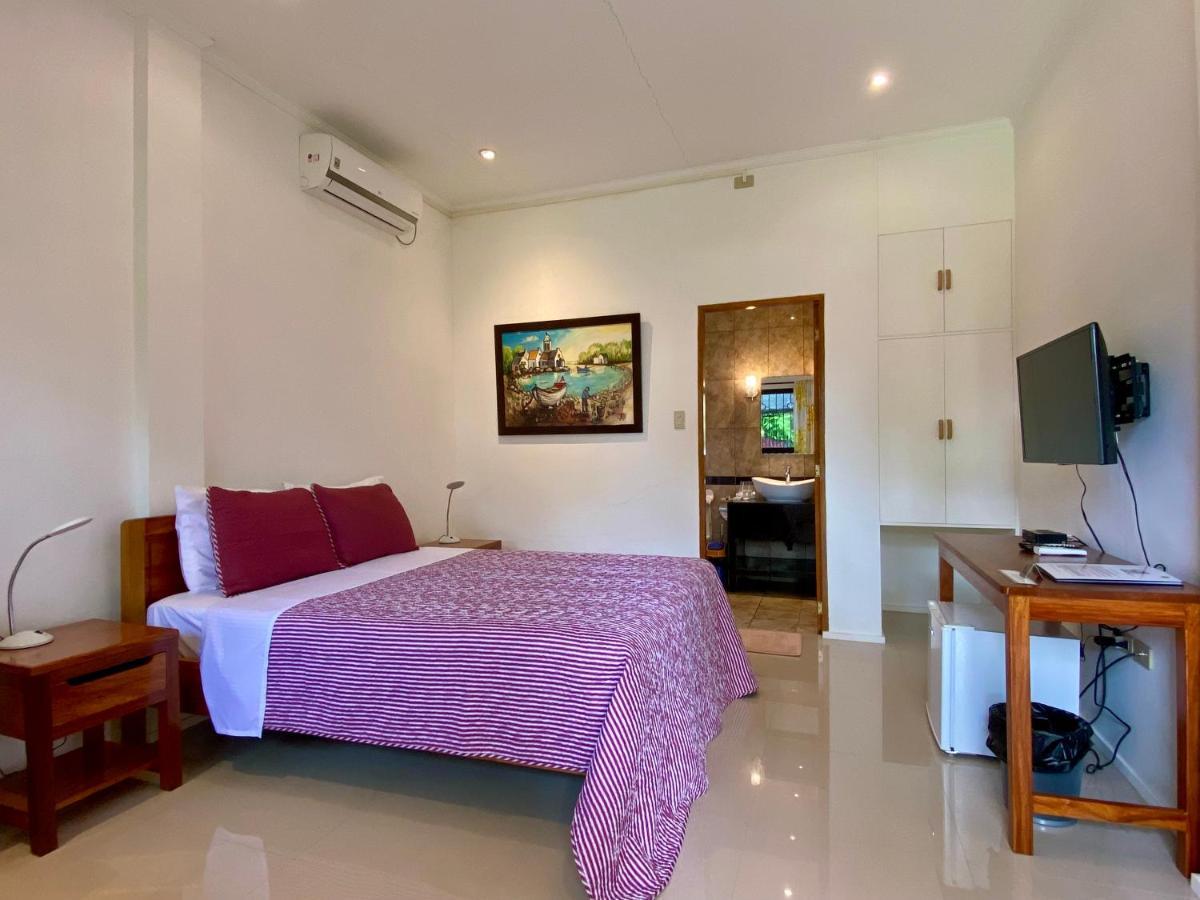 Strutz Art Garden Resort Bangued Екстер'єр фото