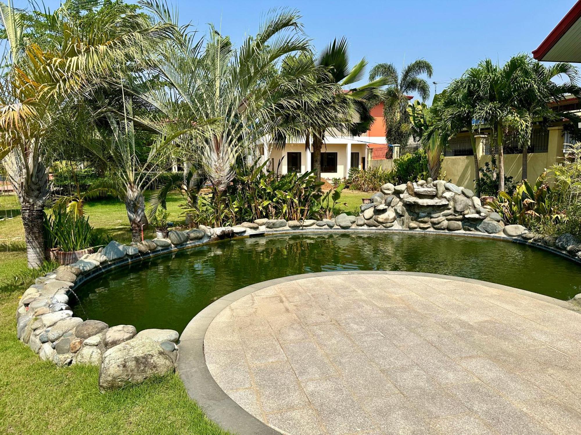 Strutz Art Garden Resort Bangued Екстер'єр фото